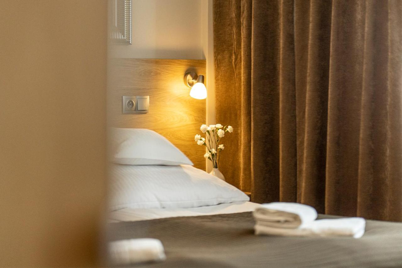 Hotel Boss Lodź Bagian luar foto