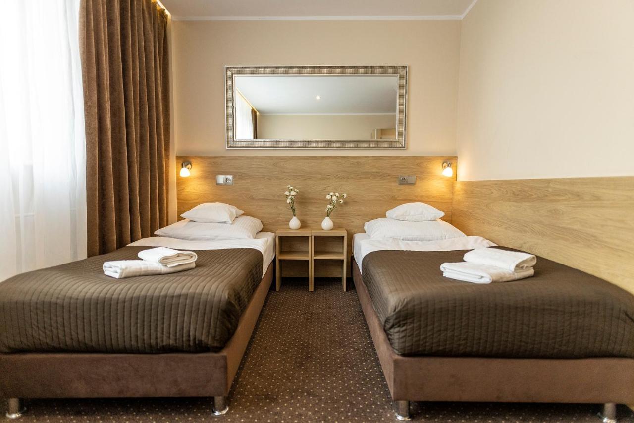 Hotel Boss Lodź Bagian luar foto