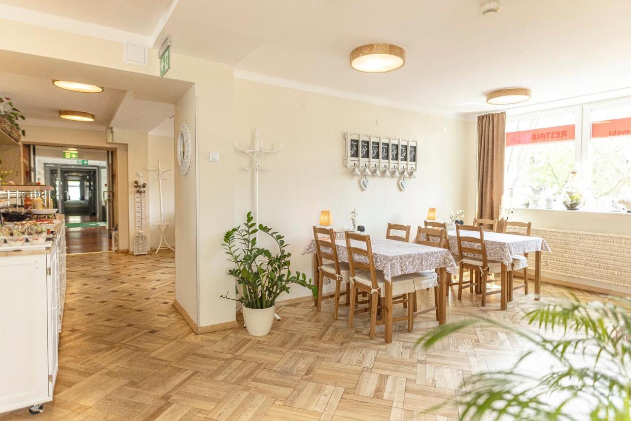 Hotel Boss Lodź Bagian luar foto