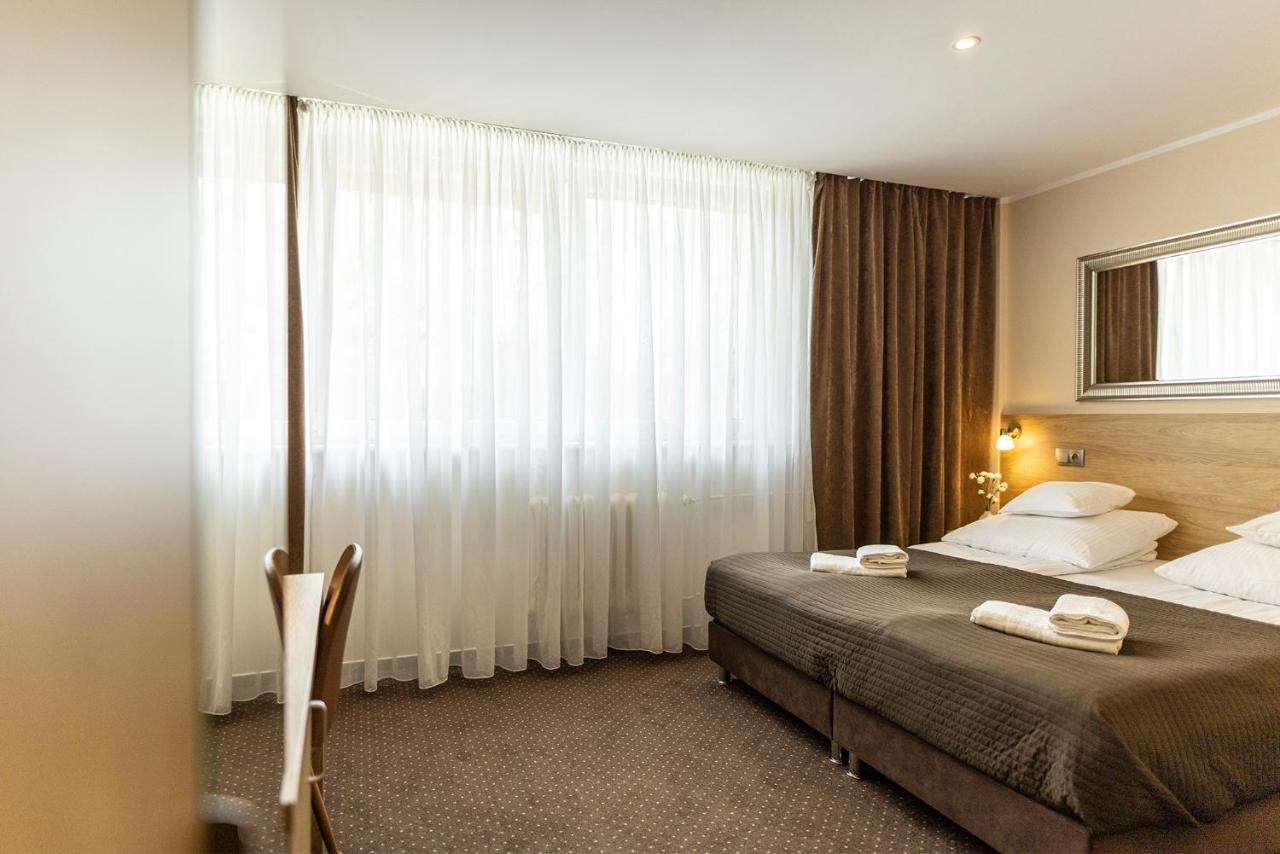 Hotel Boss Lodź Bagian luar foto