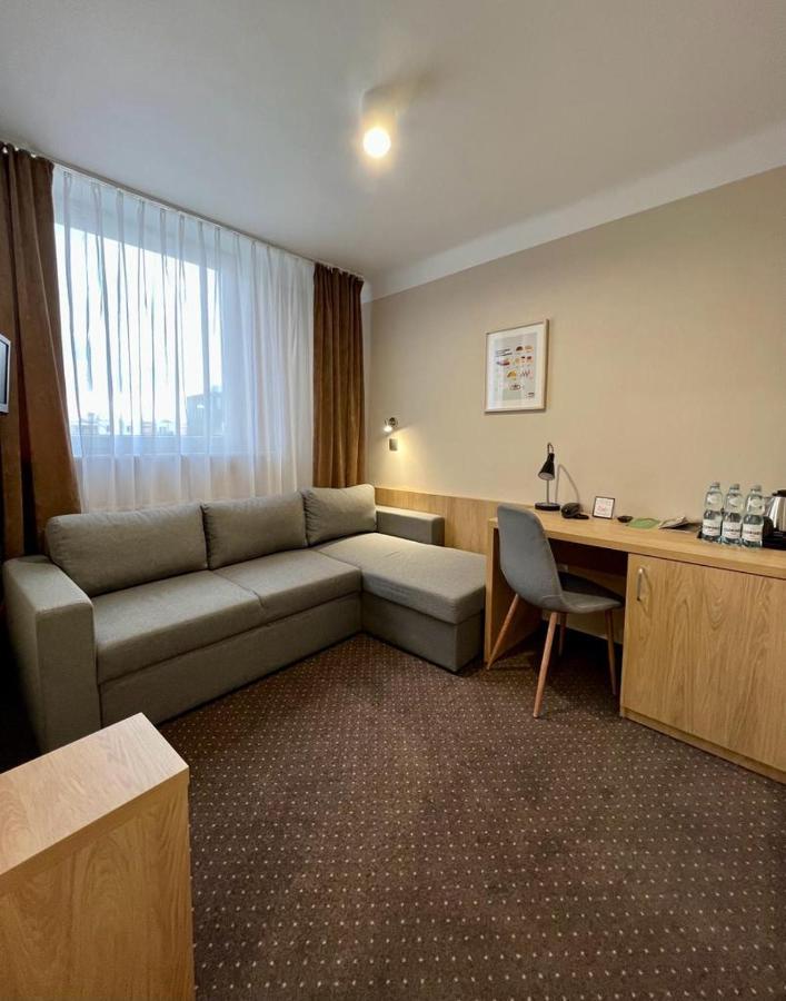 Hotel Boss Lodź Bagian luar foto